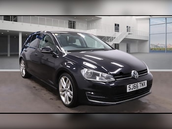 Used Volkswagen Golf 2016 for sale - 76631113: Photo