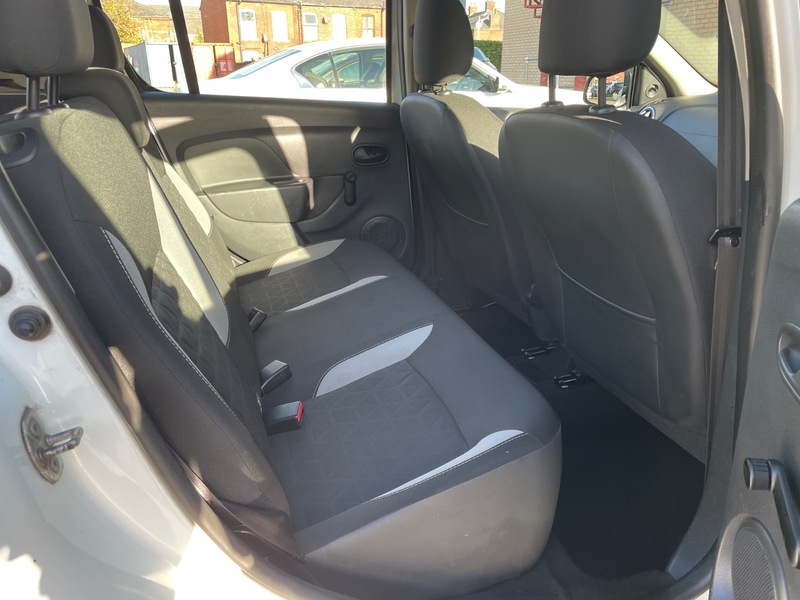 Used Dacia Sandero 2014 for sale - 76482662: Photo 11