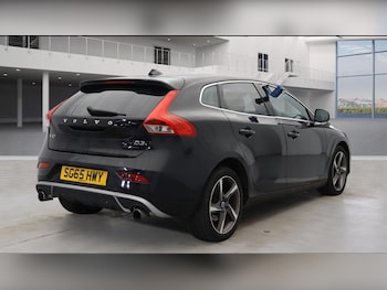 Used Volvo V40 2015 for sale - 76520894: Photo