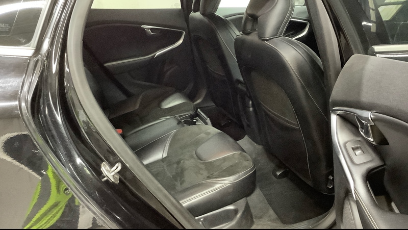 Used Volvo V40 2015 for sale - 76520894: Photo 5