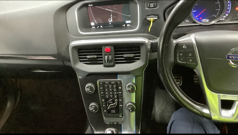 Used Volvo V40 2015 for sale - 76520894: Photo 6