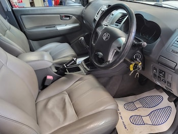 Used Toyota Hilux 2013 for sale - 76081488: Photo