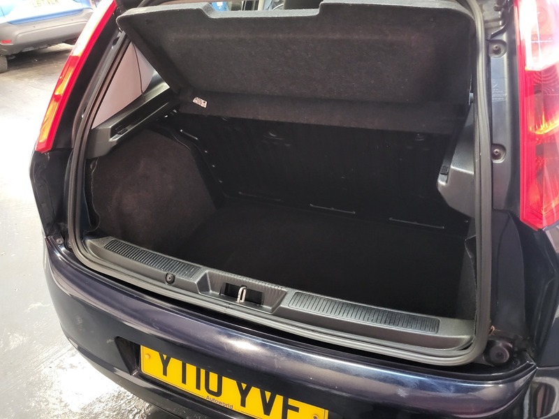 Used Fiat Grande Punto 2010 for sale - 76924098: Photo 21