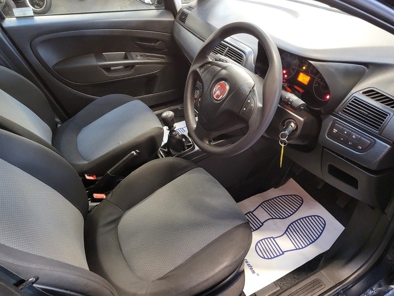 Used Fiat Grande Punto 2010 for sale - 76924098: Photo 3