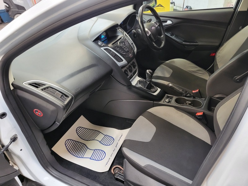 Used Ford Focus 2014 for sale - 76019106: Photo 24