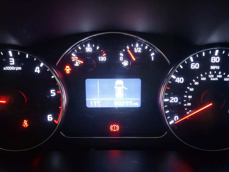 Used Kia Carens 2015 for sale - 76386932: Photo 10