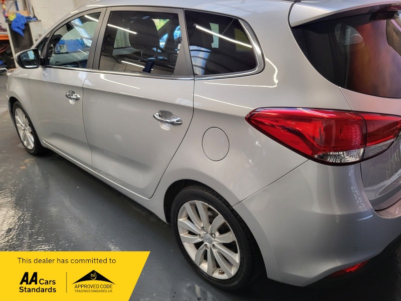 Used Kia Carens 2015 for sale - 76386932: Photo 18