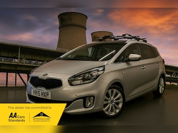 Used Kia Carens 2015 for sale - 76386932: Photo