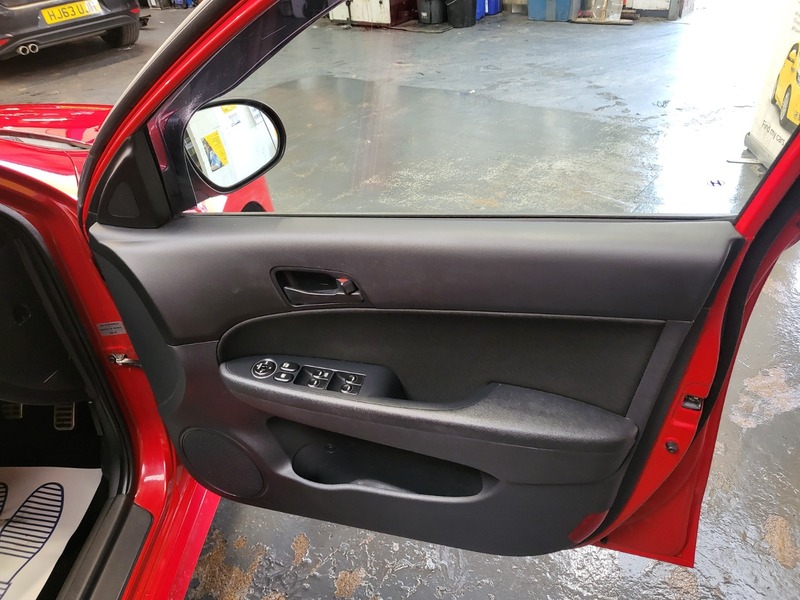 Used Hyundai i30 2010 for sale - 76934975: Photo 13