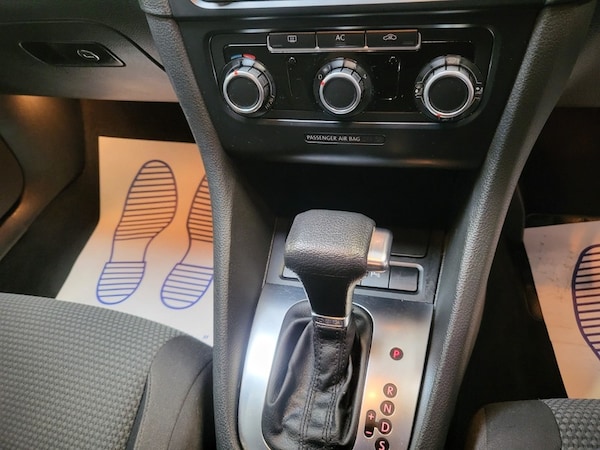 Used Volkswagen Golf 2010 for sale - 76106414: Photo 7