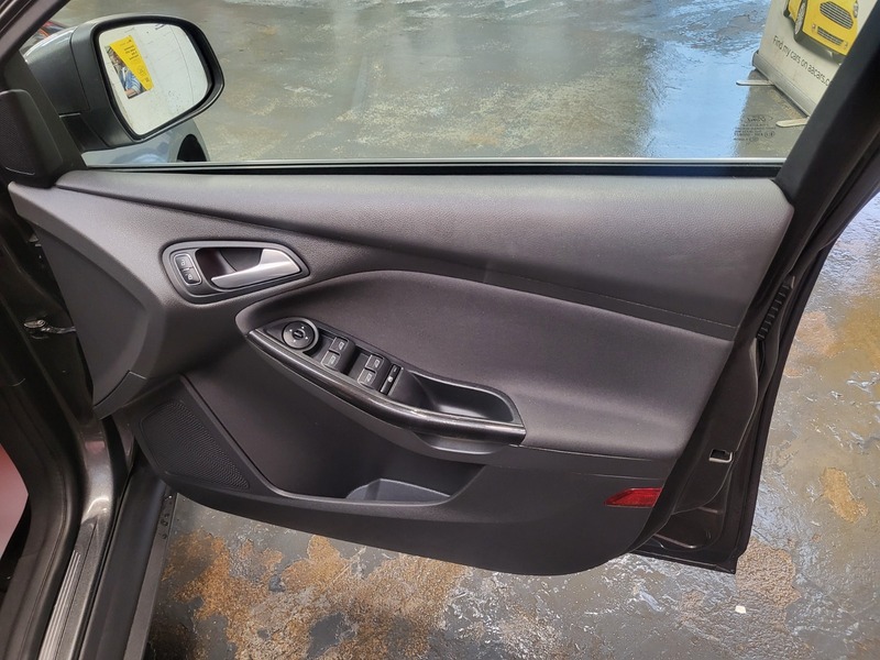 Used Ford Focus 2017 for sale - 77477902: Photo 13