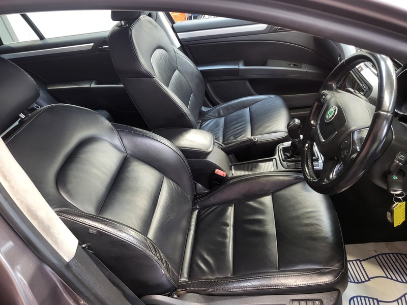 Used Skoda Superb 2011 for sale - 76784657: Photo 16