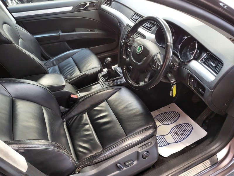Used Skoda Superb 2011 for sale - 76784657: Photo 3