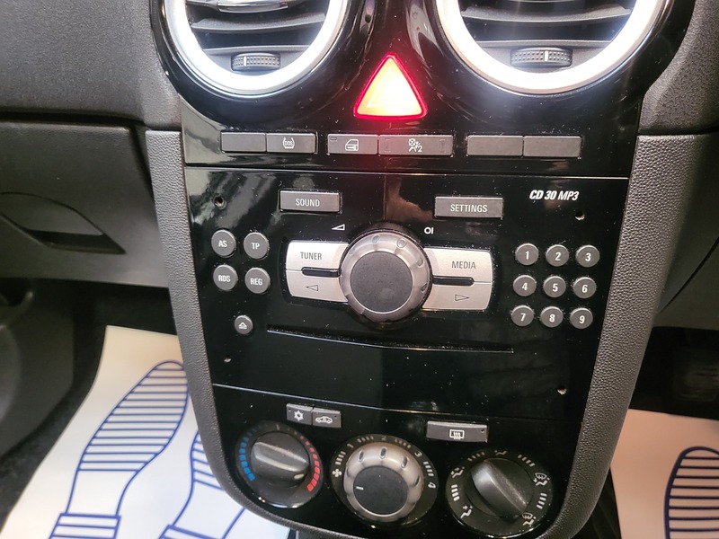 Used Vauxhall Corsa 2015 for sale - 77494437: Photo 5