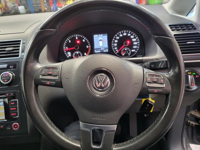 Used Volkswagen Touran 2013 for sale - 77118273: Photo 11