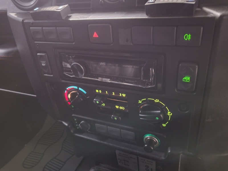 Used Land Rover Defender 2010 for sale - 77129230: Photo 17