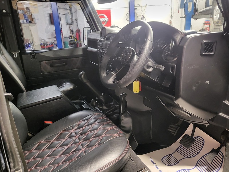 Used Land Rover Defender 2010 for sale - 77129230: Photo 3