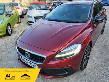 Used Volvo V40 2017 for sale - 79507257: Photo