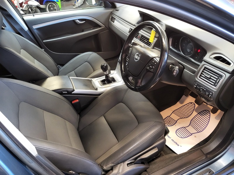 Used Volvo V70 2014 for sale - 76386922: Photo 4