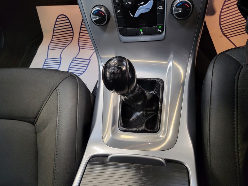 Used Volvo V70 2014 for sale - 76386922: Photo 9