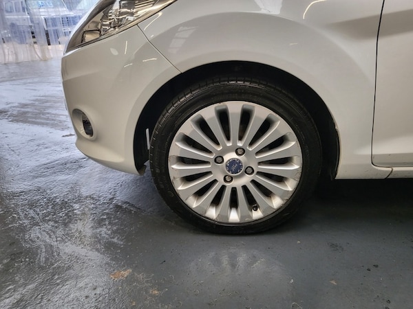 Used Ford Fiesta 2010 for sale - 73784864: Photo 25