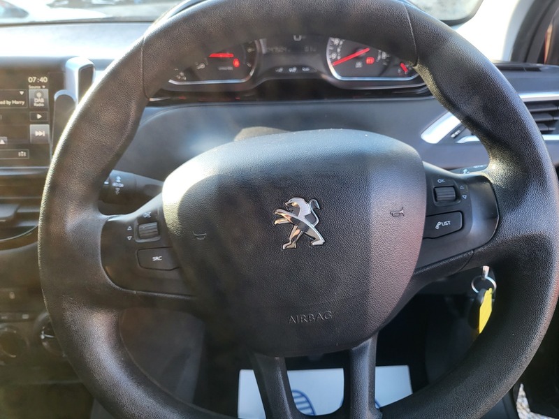 Used Peugeot 208 2015 for sale - 78111529: Photo 12