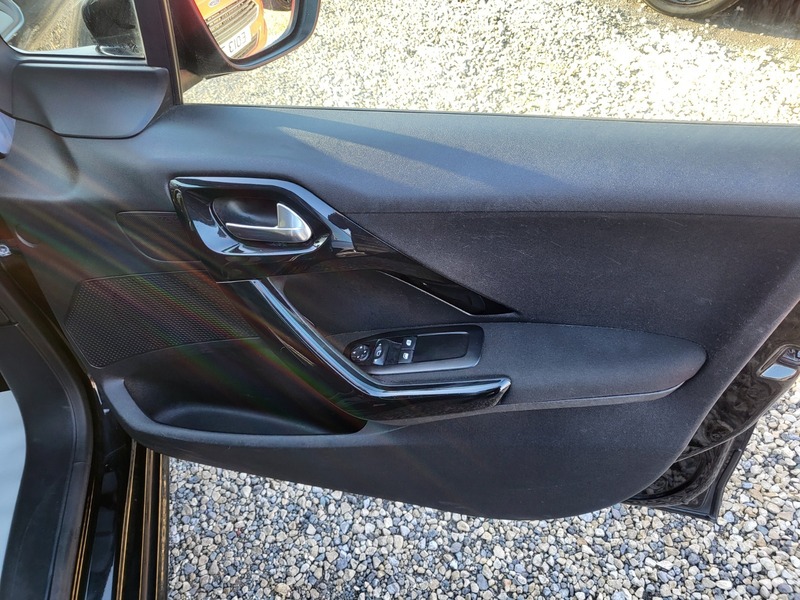 Used Peugeot 208 2015 for sale - 78111529: Photo 14