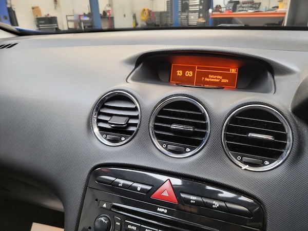 Used Peugeot 308 2009 for sale - 72207070: Photo 5