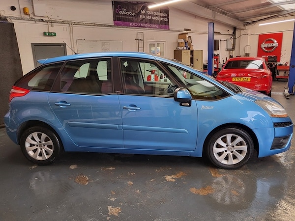 Used Citroen C4 Picasso 2010 for sale - 76211030: Photo 9