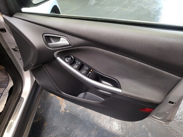 Used Ford Focus 2011 for sale - 74391935: Photo 14