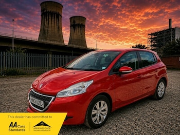 Used Peugeot 208 2013 for sale - 79314304: Photo