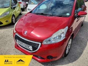 Used Peugeot 208 2013 for sale - 79314304: Photo