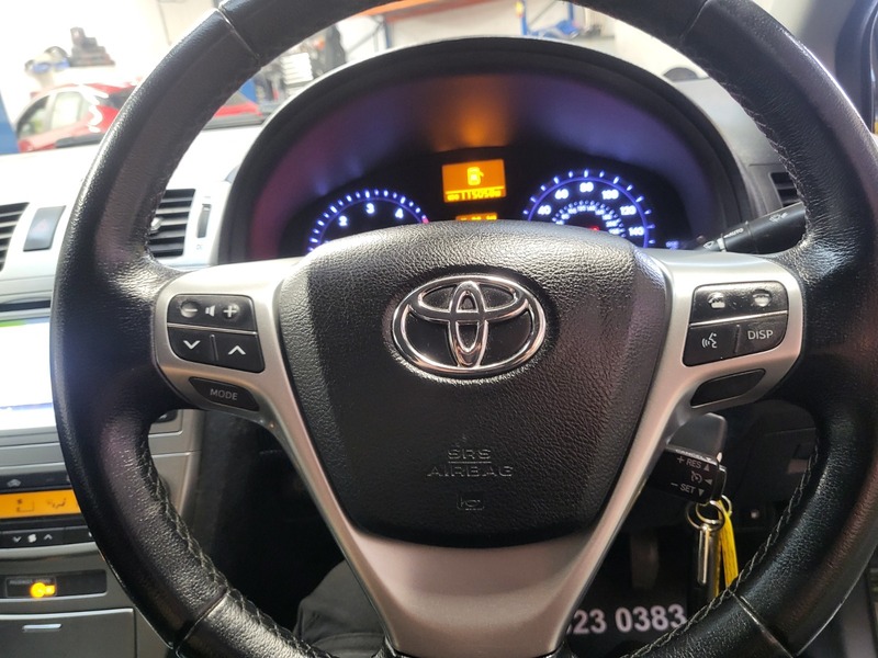 Used Toyota Avensis 2014 for sale - 76323864: Photo 12