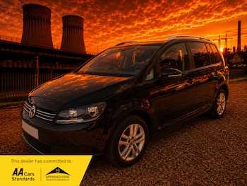 Used Volkswagen Touran 2015 for sale - 79423400: Photo
