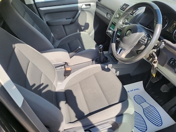 Used Volkswagen Touran 2015 for sale - 79423400: Photo