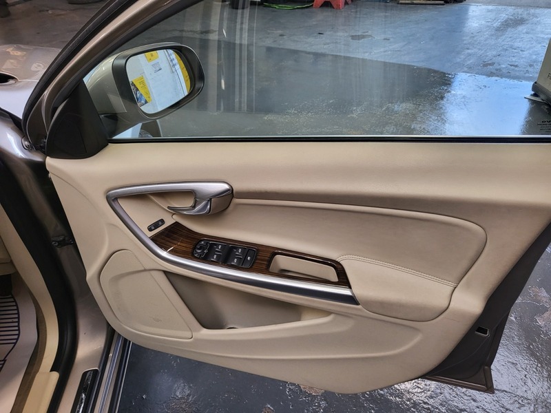 Used Volvo V60 2012 for sale - 76069348: Photo 17