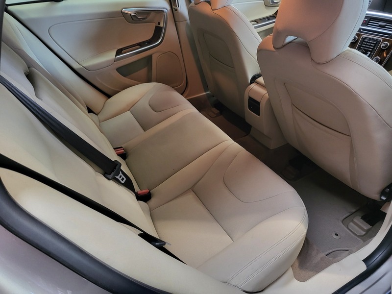 Used Volvo V60 2012 for sale - 76069348: Photo 19