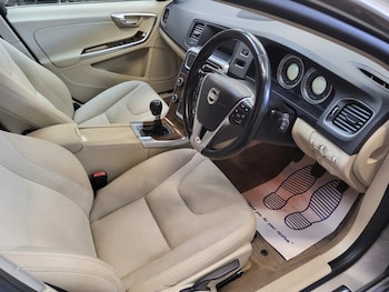 Used Volvo V60 2012 for sale - 76069348: Photo