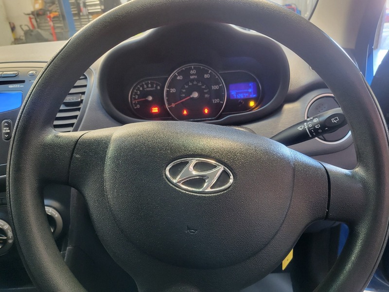 Used Hyundai i10 2011 for sale - 76368368: Photo 12