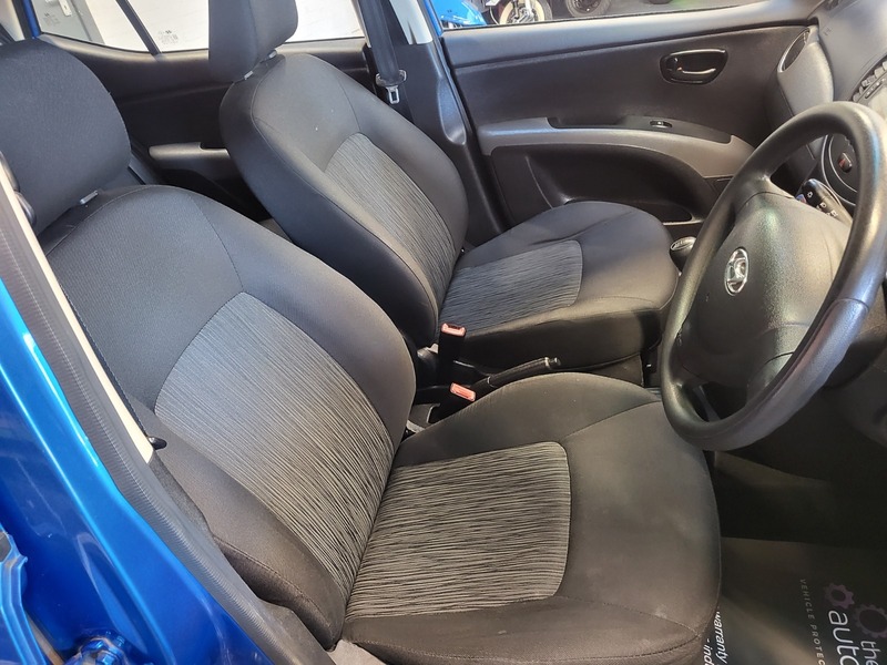 Used Hyundai i10 2011 for sale - 76368368: Photo 17