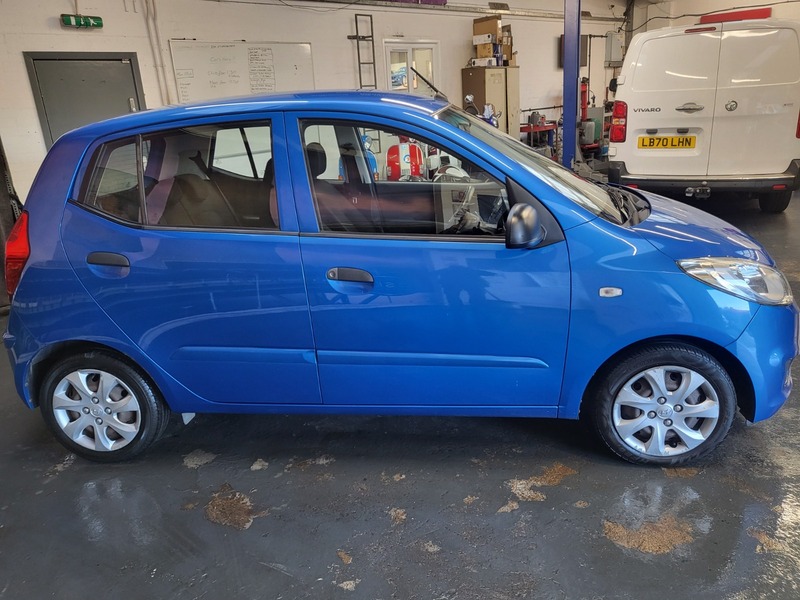 Used Hyundai i10 2011 for sale - 76368368: Photo 8