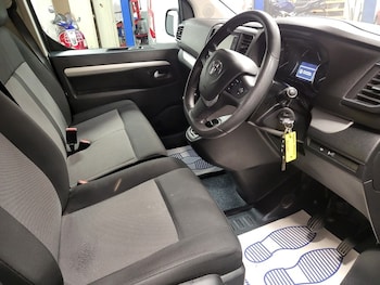 Used Toyota PROACE CITY Verso 2018 for sale - 76439660: Photo