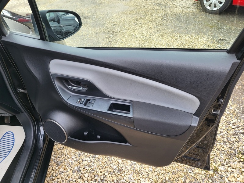 Used Toyota Yaris 2015 for sale - 77720750: Photo 14