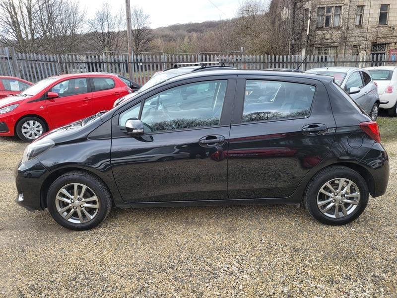Used Toyota Yaris 2015 for sale - 77720750: Photo 18