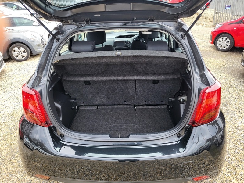 Used Toyota Yaris 2015 for sale - 77720750: Photo 21