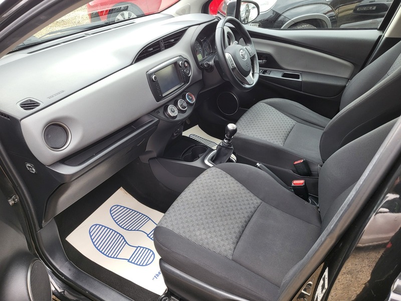 Used Toyota Yaris 2015 for sale - 77720750: Photo 22