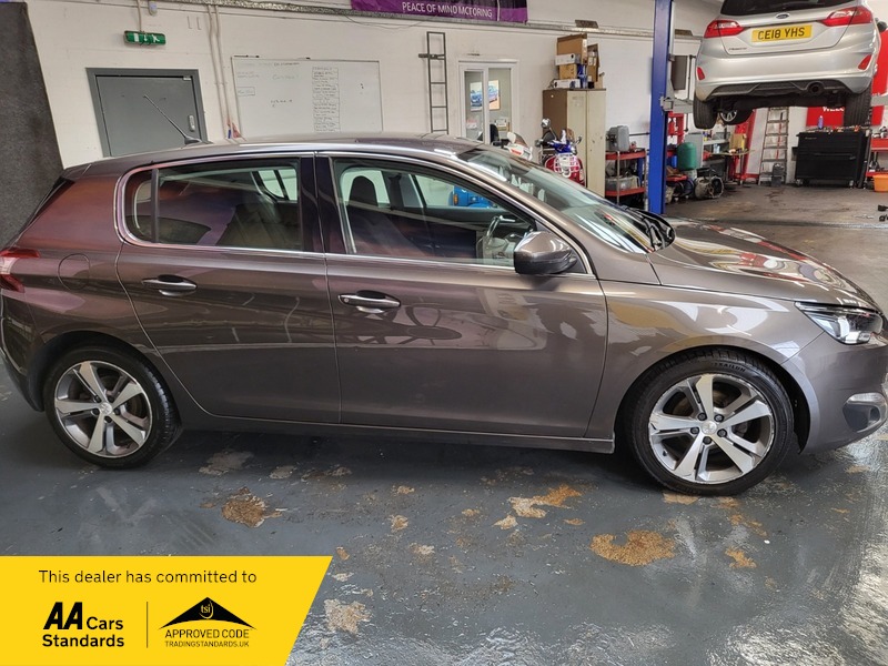 Used Peugeot 308 2015 for sale - 76631127: Photo 8