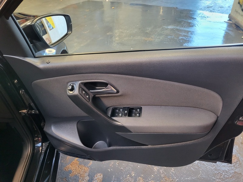 Used Volkswagen Polo 2013 for sale - 76386957: Photo 14