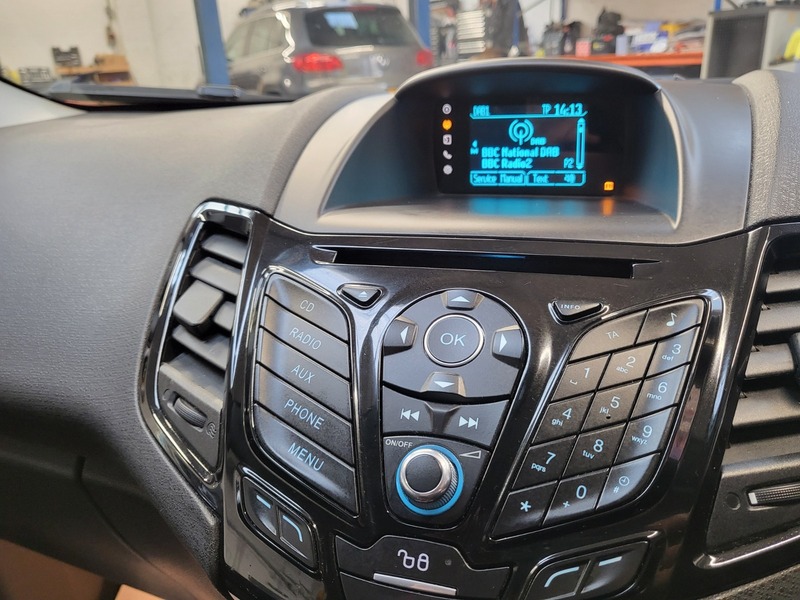 Used Ford Fiesta 2015 for sale - 76665904: Photo 5