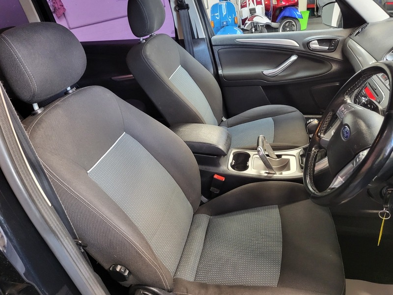 Used Ford Galaxy 2011 for sale - 76655598: Photo 17